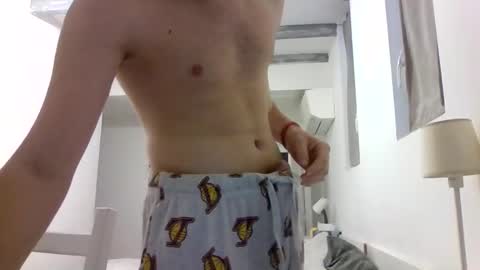 Snapshot of biggbaguette1 chatting on 8, 2, 2026 biggbaguette1 online show from 8, 2, 2026