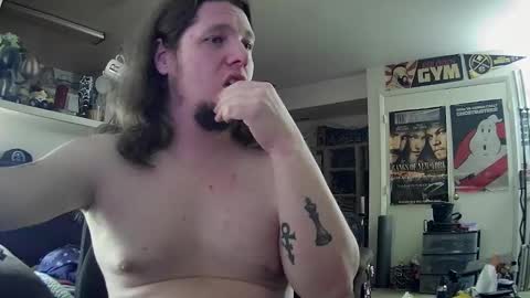 biggerisbetter21 online show from 3, 2, 2025