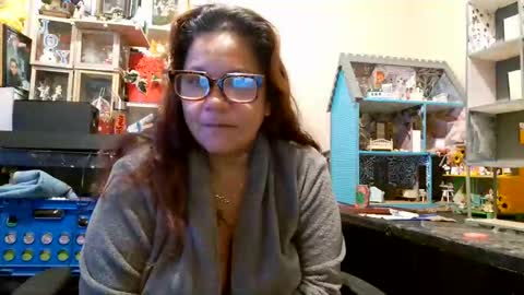 the Mini mami online show from 4, 11, 2025