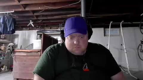 Snapshot of bigred_nyc chatting on 30, 4, 2026 Big Red online show from 30, 4, 2026