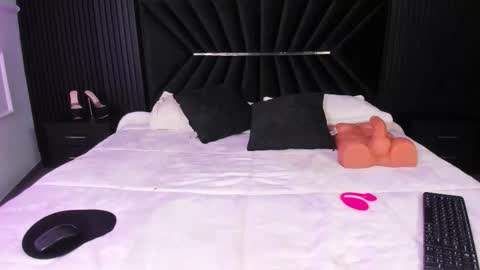 Zayra online show from 25, 10, 2025