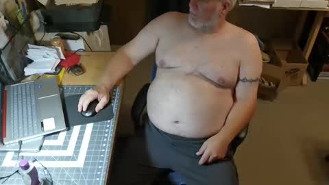 Snapshot of bigthump9999 chatting on 17, 11, 2025 bigthump9999 online show from 17, 11, 2025