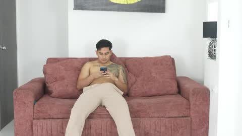 Snapshot of billieee07 chatting on 24, 4, 2026 Abbie 18 years - Joe 18 years - Rose 18 years - Cristopher 20 years online show from 24, 4, 2026