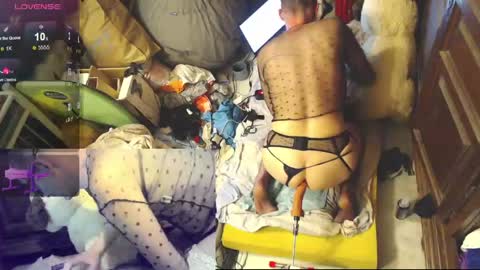 bisexcouplefrench online show from 18, 4, 2026