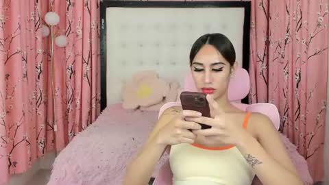 farrah online show from 11, 7, 2026