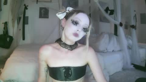 vampire fang  online show from 6, 6, 2026