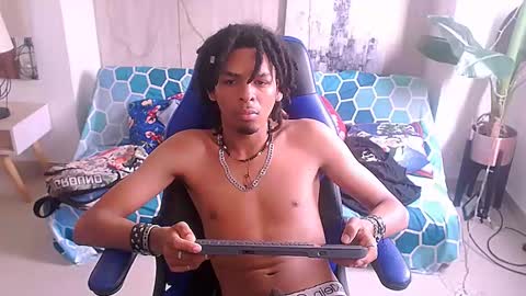 Snapshot of black_dreadlocks chatting on 4, 12, 2024 Black online show from 4, 12, 2024