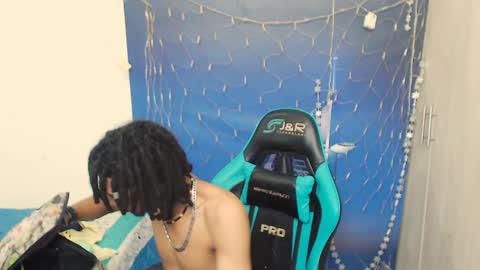 Snapshot of black_dreadlocks chatting on 30, 12, 2024 Black online show from 30, 12, 2024