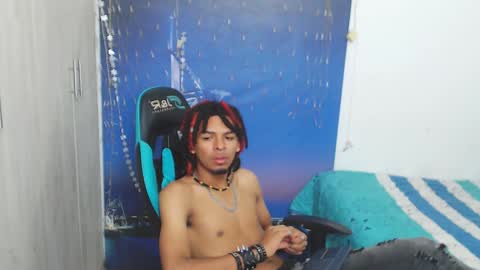 Snapshot of black_dreadlocks chatting on 4, 1, 2025 Black online show from 4, 1, 2025