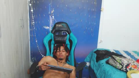 Snapshot of black_dreadlocks chatting on 4, 1, 2025 Black online show from 4, 1, 2025