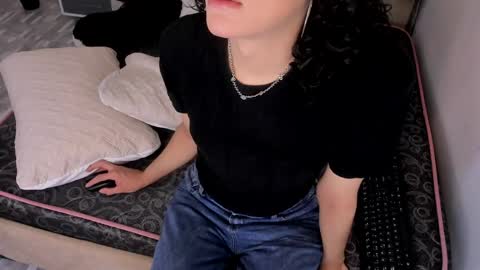 Snapshot of black_rose02 chatting on 11, 5, 2026 B L A C K R O S E online show from 11, 5, 2026