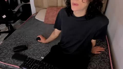 Snapshot of black_rose02 chatting on 27, 5, 2026 B L A C K R O S E online show from 27, 5, 2026