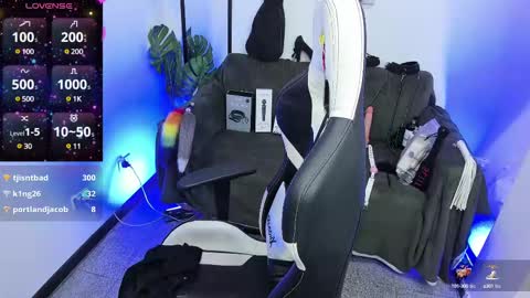 Snapshot of blackberry_s chatting on 19, 2, 2025 Sophie online show from 19, 2, 2025