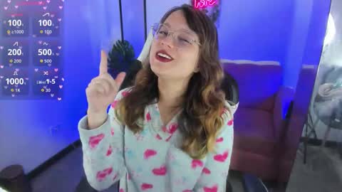 Snapshot of blackberry_s chatting on 19, 10, 2025 Sophie online show from 19, 10, 2025