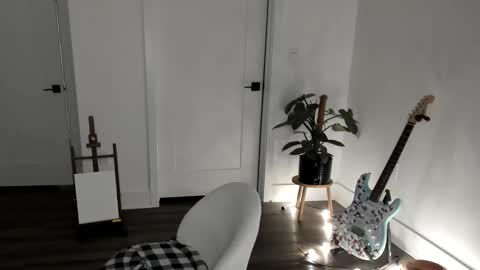 Ella online show from 14, 11, 2025