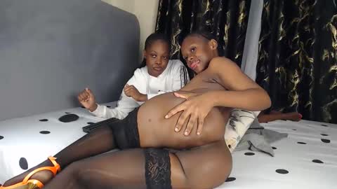 Snapshot of blackchully45 chatting on 4, 11, 2025 Aysher online show from 4, 11, 2025