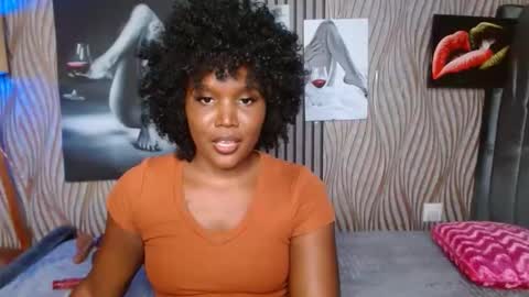Snapshot of blackmellanin_ chatting on 24, 4, 2026 Smiley sylivia online show from 24, 4, 2026