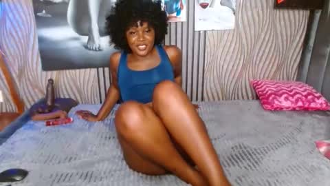 Snapshot of blackmellanin_ chatting on 25, 4, 2026 Smiley sylivia online show from 25, 4, 2026