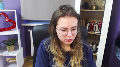 Z O E Y online show from 22, 12, 2024