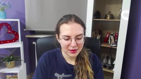 Z O E Y online show from 3, 1, 2025