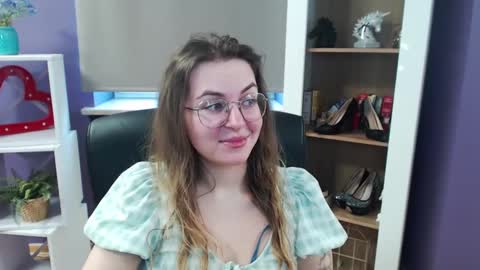 Z O E Y online show from 25, 2, 2025