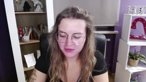 Z O E Y online show from 13, 10, 2025