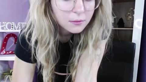 Z O E Y online show from 23, 10, 2025