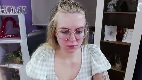 Snapshot of blackrosezoey chatting on 5, 2, 2026 Z O E Y online show from 5, 2, 2026