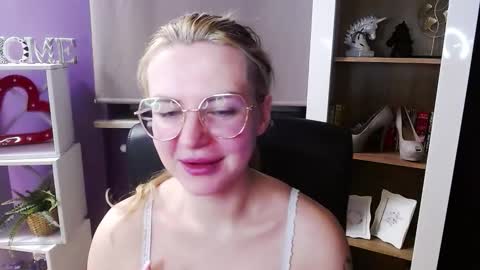 Snapshot of blackrosezoey chatting on 9, 2, 2026 Z O E Y online show from 9, 2, 2026