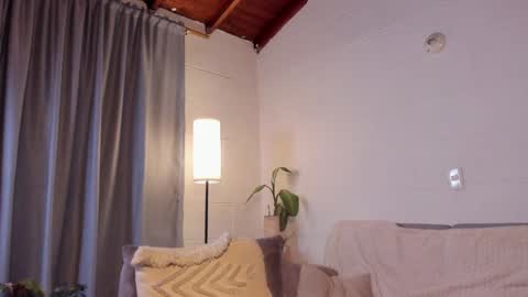 Blake Levi  Independent Model online show from 21, 12, 2024