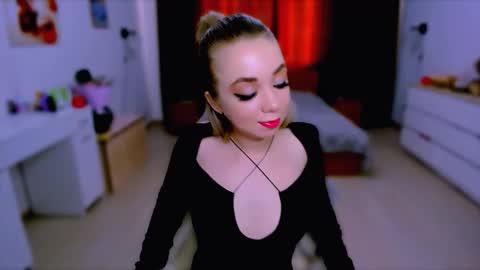 Nicole online show from 17, 9, 2025