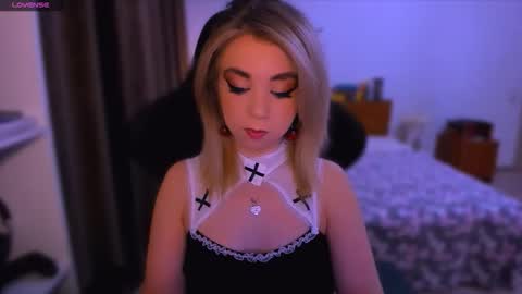 Nicole online show from 20, 11, 2025