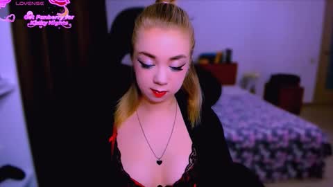 Nicole online show from 22, 11, 2025