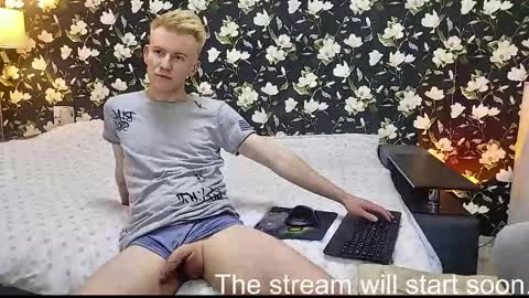 Snapshot of blond_boy69 chatting on 13, 5, 2026 blond_boy69 online show from 13, 5, 2026