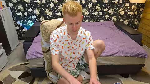 Snapshot of blond_boy69 chatting on 15, 5, 2026 blond_boy69 online show from 15, 5, 2026