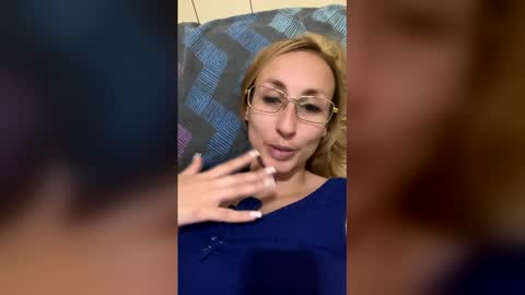 Snapshot of blonde3292 chatting on 2, 3, 2026 blonde3292 online show from 2, 3, 2026