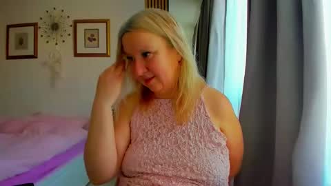 Nicole online show from 8, 3, 2026