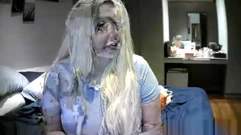 blondedolltia online show from 10, 10, 2025
