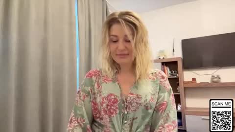 blondie_xoxoxo online show from 5, 10, 2025