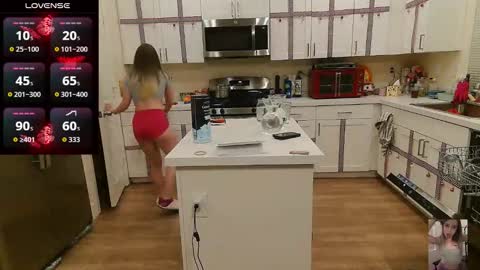 Snapshot of blondiebubblebooty chatting on 13, 3, 2026 Bubbles online show from 13, 3, 2026