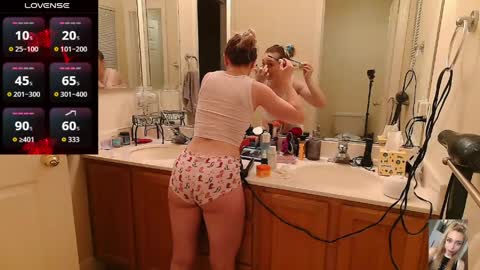 Snapshot of blondiebubblebooty chatting on 4, 4, 2026 Bubbles online show from 4, 4, 2026