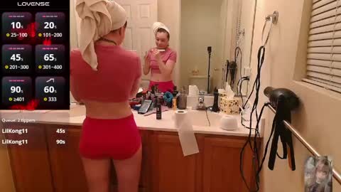 Snapshot of blondiebubblebooty chatting on 11, 4, 2026 Bubbles online show from 11, 4, 2026