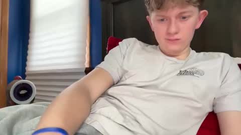 Snapshot of blondiedicks1 chatting on 4, 12, 2025 blondiedicks1 online show from 4, 12, 2025