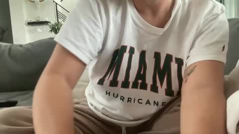 IM TRYNG online show from 1, 11, 2025