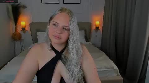 Snapshot of blondini_ chatting on 11, 6, 2026 Nikolla online show from 11, 6, 2026