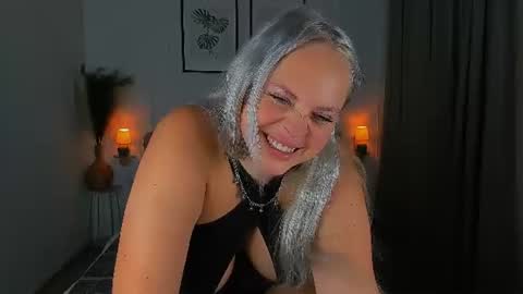 Snapshot of blondini_ chatting on 18, 7, 2026 Nikolla online show from 18, 7, 2026
