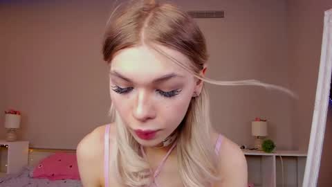 Snapshot of blondy_fina chatting on 6, 5, 2026 blondy_fina online show from 6, 5, 2026