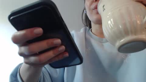Snapshot of blondyelena chatting on 4, 5, 2026 blondyelena online show from 4, 5, 2026