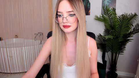 Sophia online show from 6, 2, 2025