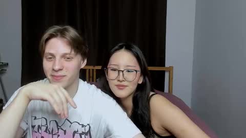 Snapshot of blossomandbee chatting on 3, 11, 2025 Sasha and Maria online show from 3, 11, 2025